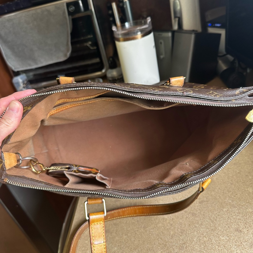 Louis Vuitton Cabas Mezzo Monogram Tote | Vintage Authentic LV Shoulder Bag - Picture 4 of 13